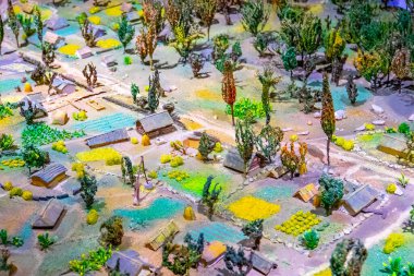 Köydeki küçük evlerin yerleşimi.