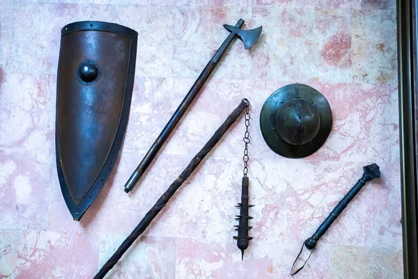 Mittelalterliche Waffen Während Der Nachstellung Des Mittelalters — Stockfoto