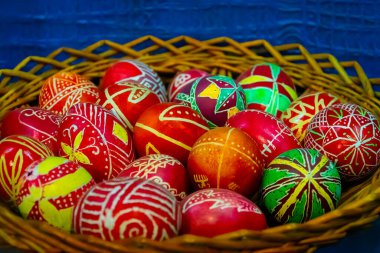 decorated Easter eggs in the nest