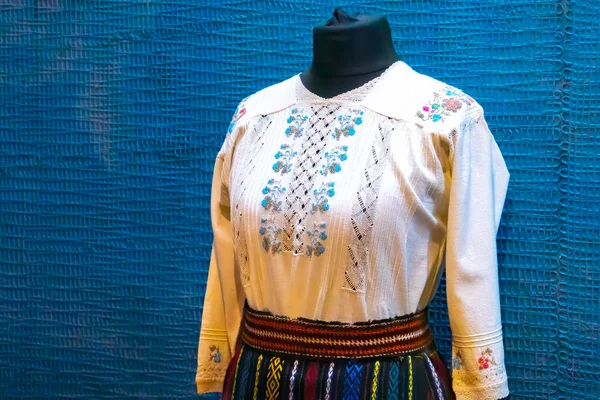 Ropa Moldava Tradicional Bordada Con Mujeres Color Camisas Hombre Camisa — Foto de Stock