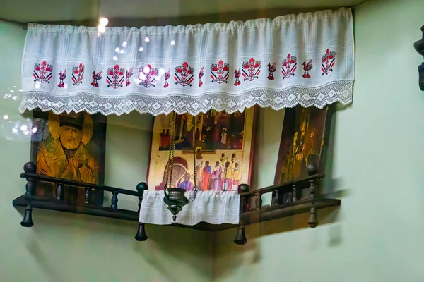 モルドバチシナウ展示歴史博物館 2022年5月15日 木枠に描かれた正教会のアイコン — ストック写真