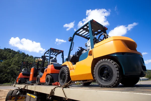 Nowy wózek widłowy pojazdy przyczepy transportowe — Zdjęcie stockowe