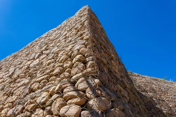 Stenen draad muur — Stockfoto