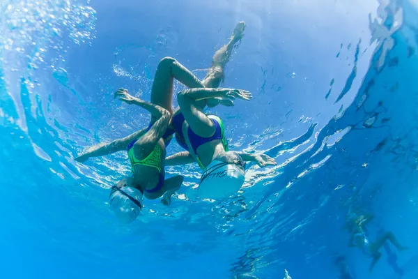 Nuoto acquatico sincronizzato — Foto Stock