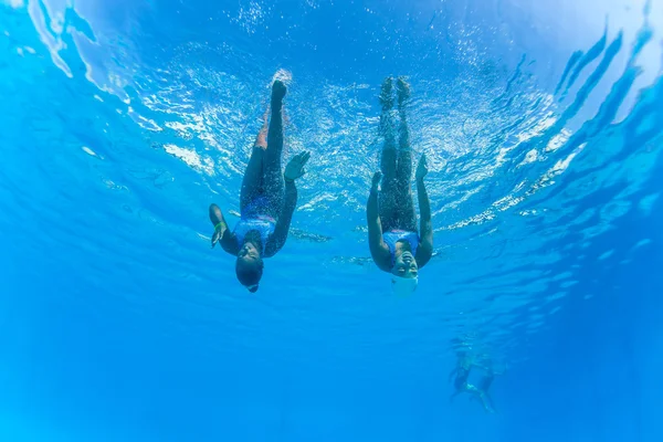 Natación acuática sincronizada — Foto de Stock