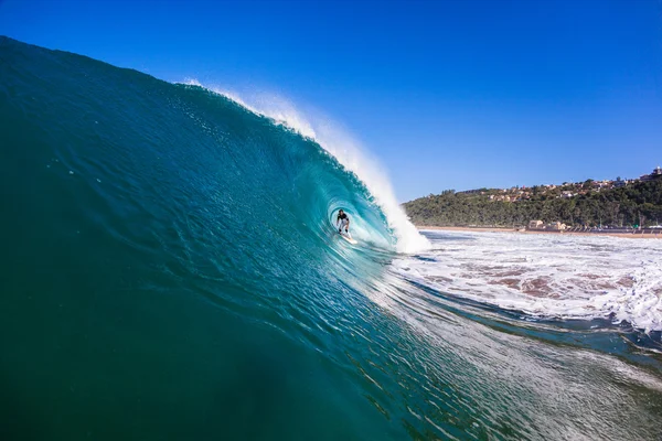 Surfing Rider Dentro de Tube Wave — Foto de Stock