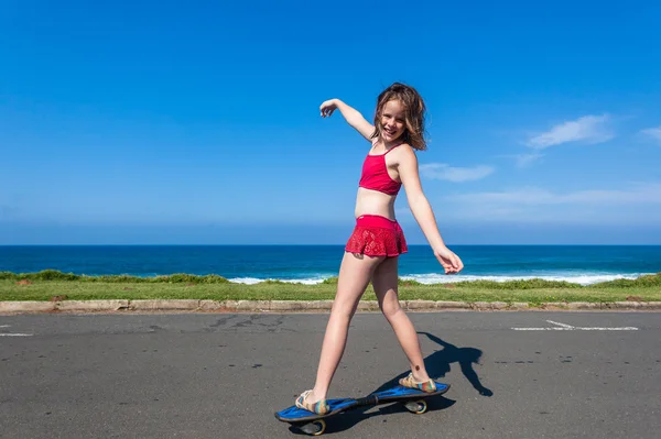 Young Girl Skateboarding Road Holidays — Stock Photo, Image