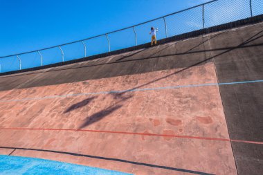 çocuk tehlikeli bir yer