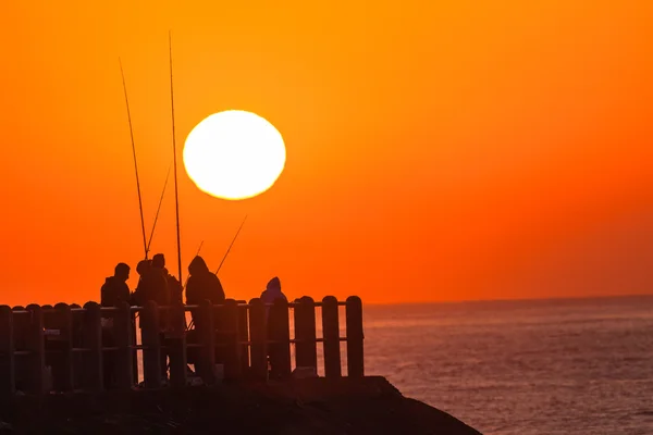 Pêcheurs Pier Océan Lever de soleil — Photo