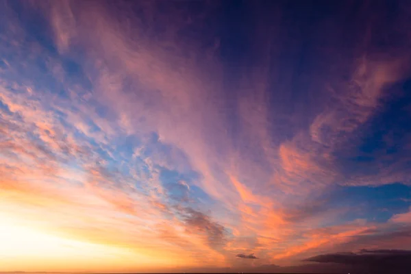 Sky cirrus moln färger — Stockfoto