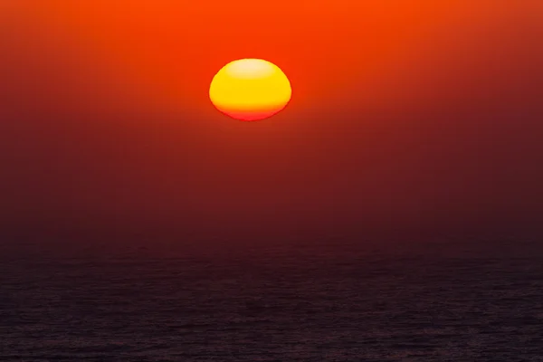 Nascente do sol cores do oceano — Fotografia de Stock