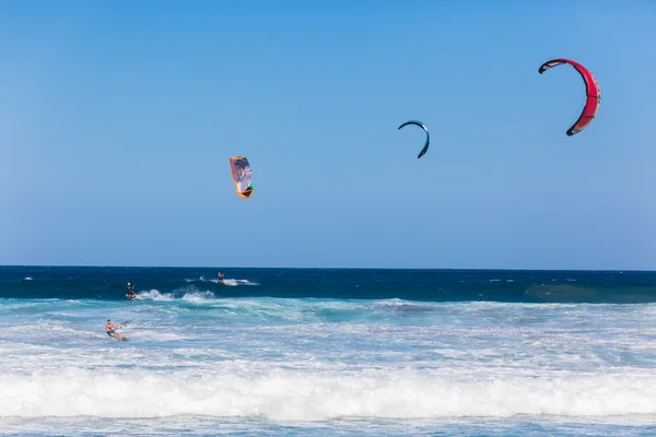 Kite Surfing Mar Azul — Fotografia de Stock