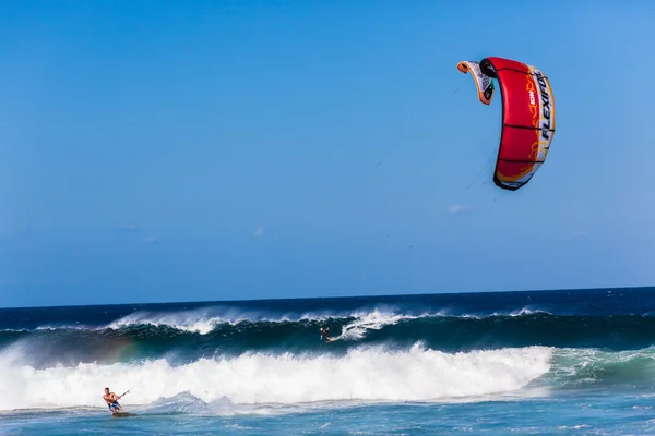 Kite Surfing Mar Azul — Fotografia de Stock