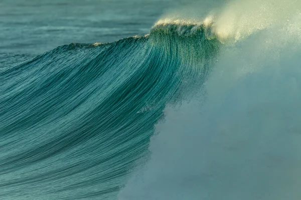 Волна Силы океана — стоковое фото