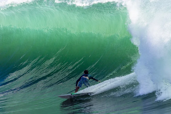 Surfer Challenge Wave Cyclone — Stock Photo, Image