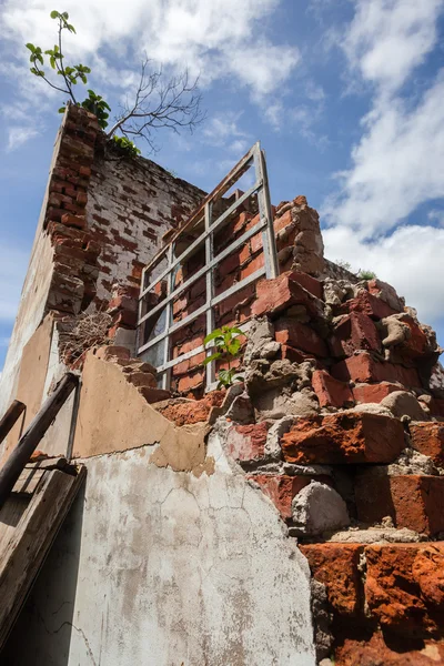 Destroyed Broken Building Features — Stock Photo, Image