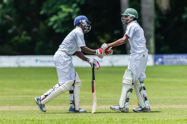 Cricket 1e teams middelbare scholen — Stockfoto