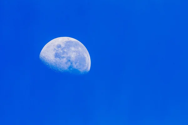 Mond Morgen blauer Himmel — Stockfoto
