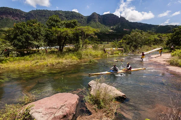 Canoe Broken  Rocks River Rapids — Stock Photo, Image