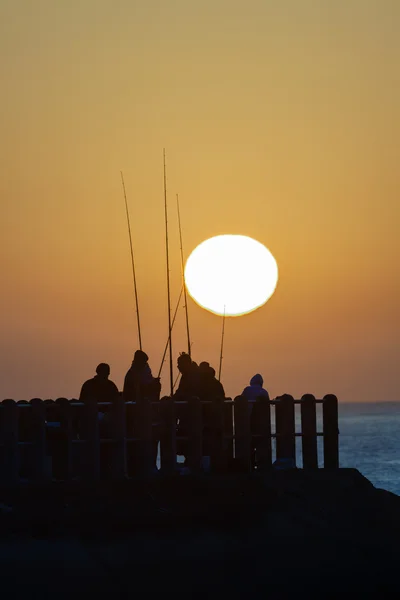 Morgendämmerung Sonne aufgehenden Ozean Fischerei Pier — Stockfoto