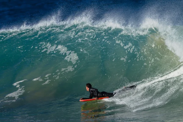 Surfwelle Body-Boarder — Stockfoto