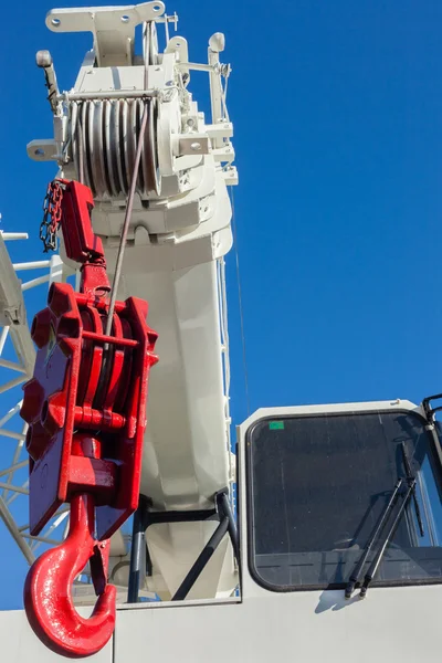 Mobilkran roter Haken — Stockfoto