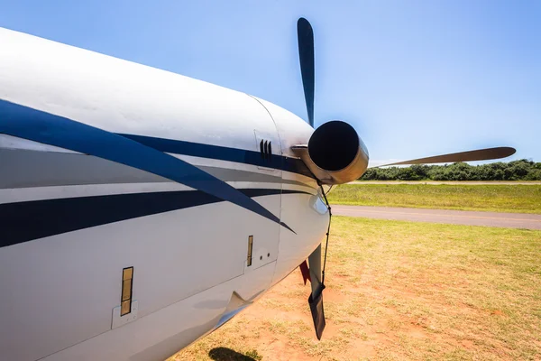 Avión en el suelo — Foto de Stock