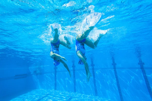 Synchronized Swimming Girls — Stock Photo, Image