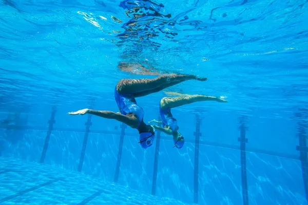 Synchronized Swimming Girls — Stock Photo, Image