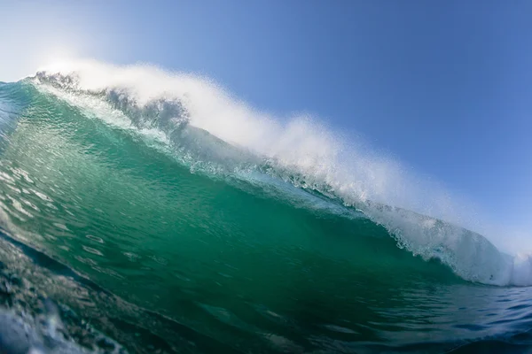 Vague creuse océan à l'intérieur de l'eau — Photo