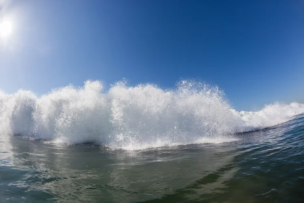 Oceano onda bianco acqua blu — Foto Stock