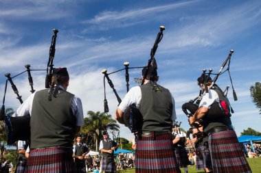 İskoç pipers davul bantları toplama
