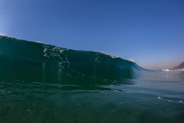 Onda oceano dentro acqua schiantarsi Hollow Blue — Foto Stock