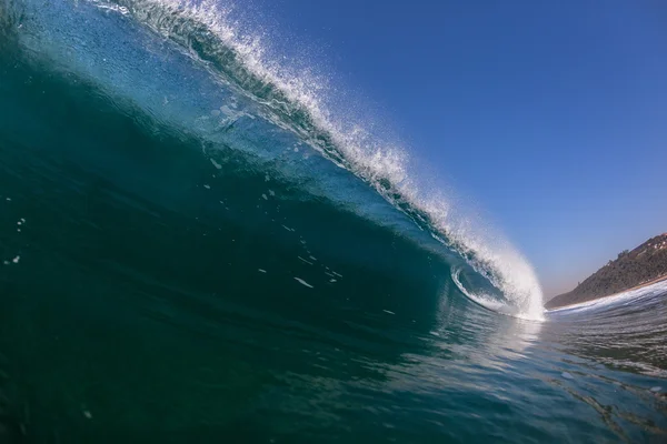 Onda oceano dentro de água Bater oco azul — Fotografia de Stock