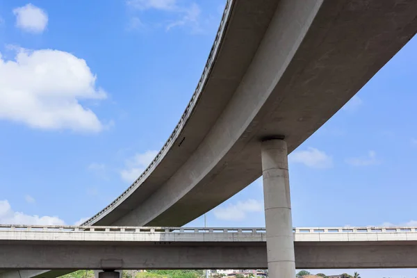 Road Highway Overpass Fahrzeug Rampen Nahaufnahme Nach Oben Foto Ansicht — Stockfoto