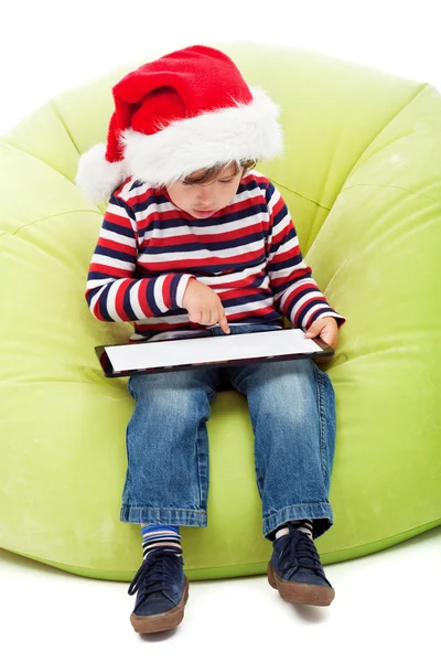 Niño pequeño con tablet —  Fotos de Stock