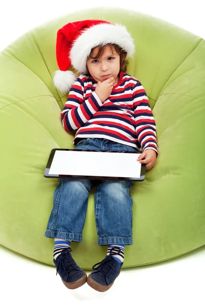 Mały chłopiec z komputera typu tablet — Zdjęcie stockowe