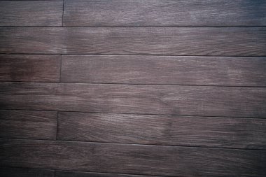 Tahta bir terasın çıtası, gündüz görüşü. 