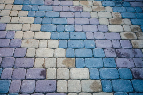 Değişik renklerde taş yontmalar, gündüz vakti yakın çekim. 