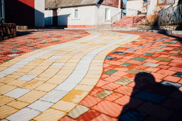 Kırsal kesimdeki modern evin dışında.