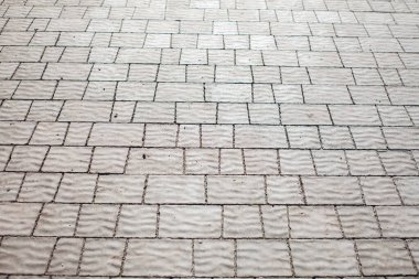 Değişik renklerde taş yontmalar, gündüz vakti yakın çekim. 