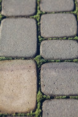 Değişik renklerde taş yontmalar, gündüz vakti yakın çekim. 