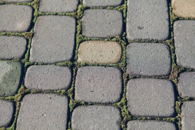 Değişik renklerde taş yontmalar, gündüz vakti yakın çekim. 