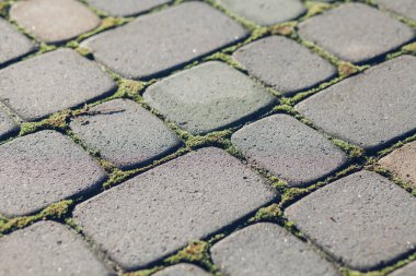 Değişik renklerde taş yontmalar, gündüz vakti yakın çekim. 