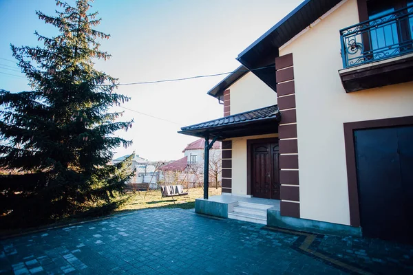 Exterieur Van Modern Huis Het Platteland Straat — Stockfoto