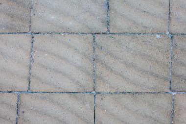 Değişik renklerde taş yontmalar, gündüz vakti yakın çekim. 