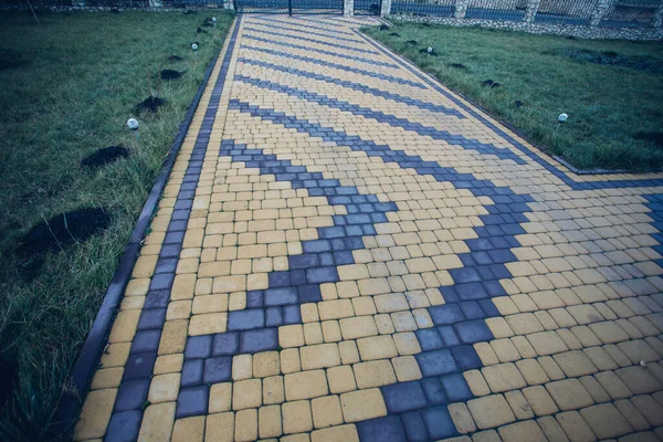 Garden Stone Path Green Plants Brick Sidewalk Daytime — ストック写真