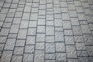 Değişik renklerde taş yontmalar, gündüz vakti yakın çekim. 