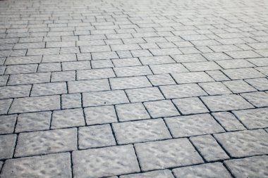 Değişik renklerde taş yontmalar, gündüz vakti yakın çekim. 