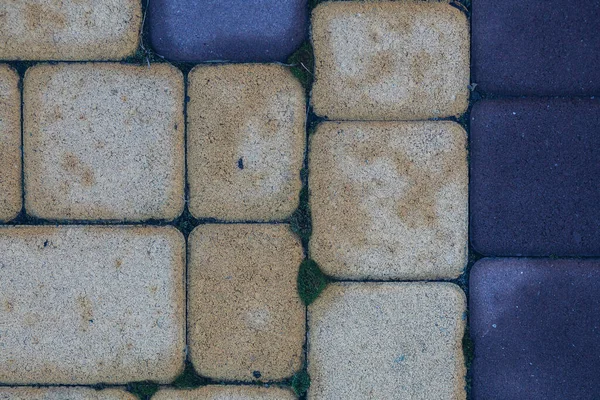 Değişik renklerde taş yontmalar, gündüz vakti yakın çekim. 